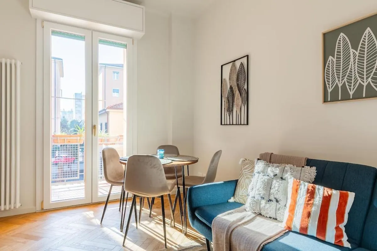 Oasis Apartment Bologna 0*,